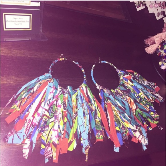 Take me to Africa hoop earrings - Picture 2 of 2